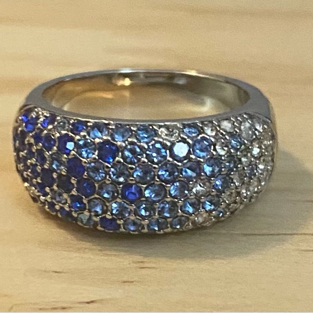 Avon Vintage Blue/Clear Rhinestone Ring Size 6 1/2